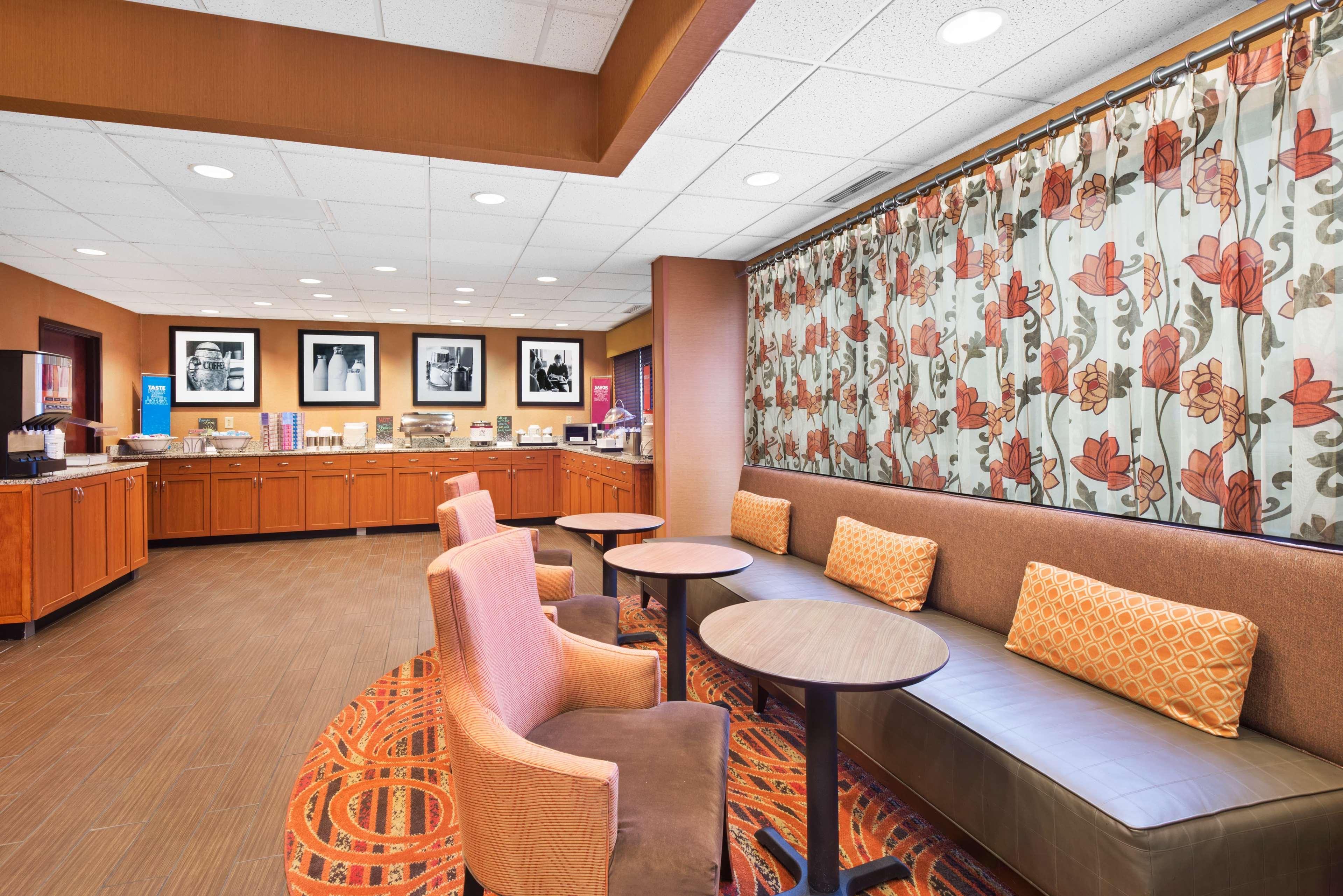 Hampton Inn Winfield Teays Valley Exterior foto